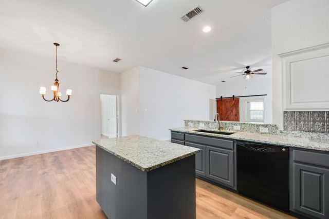 104 Goldeneye Lane, Fort Worth, TX 76120