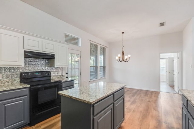 104 Goldeneye Lane, Fort Worth, TX 76120