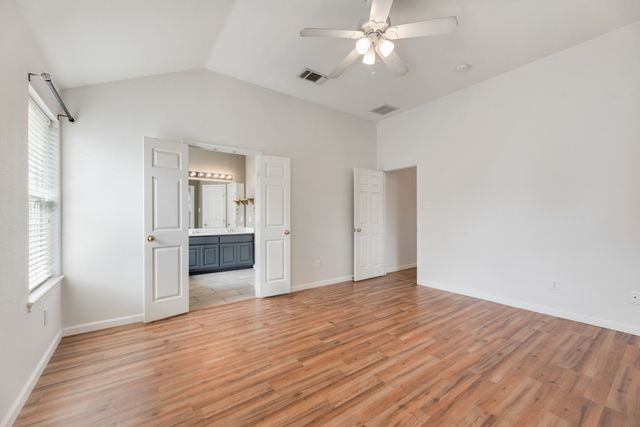 104 Goldeneye Lane, Fort Worth, TX 76120