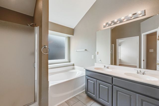 104 Goldeneye Lane, Fort Worth, TX 76120