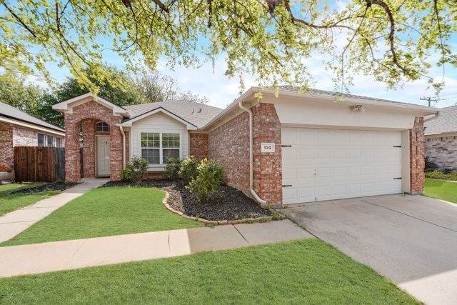 104 Goldeneye Lane, Fort Worth, TX 76120