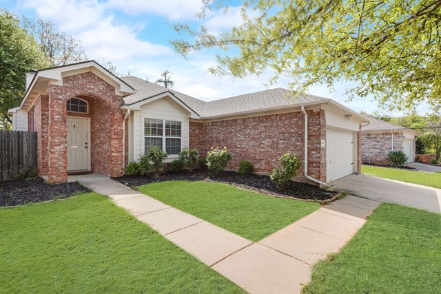 104 Goldeneye Lane, Fort Worth, TX 76120