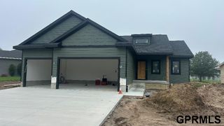 6664 Shadow Ridge Place, Columbus, NE 68601