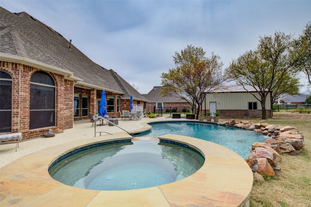 112 Everett Court, Shady Shores, TX 76208