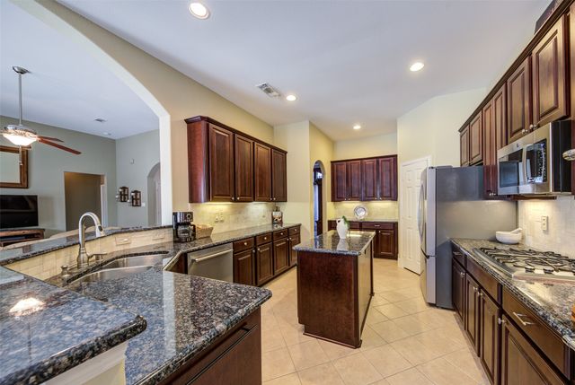 112 Everett Court, Shady Shores, TX 76208