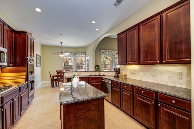 112 Everett Court, Shady Shores, TX 76208