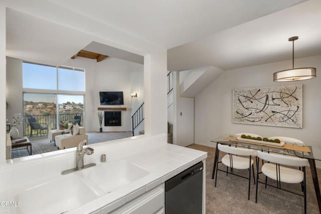 2385 Roscomare Road F8, Los Angeles, CA 90077