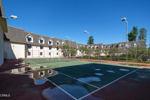 2385 Roscomare Road F8, Los Angeles, CA 90077