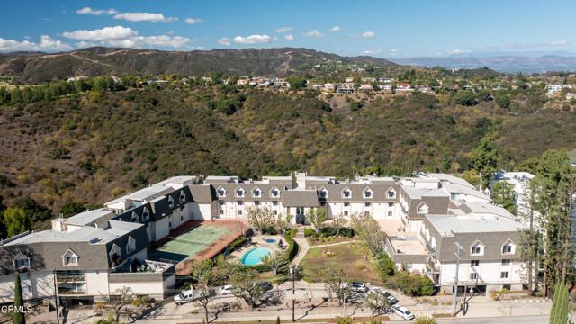 2385 Roscomare Road F8, Los Angeles, CA 90077