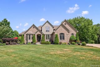 68960 Silver Fox Lane, Washington Township, MI 48095