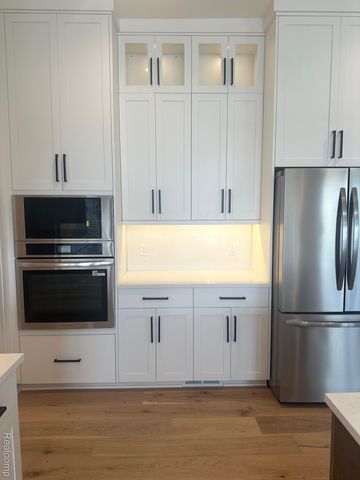 57192 Meadowridge Drive, Washington Township, MI 48094