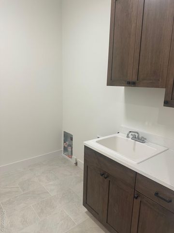 57192 Meadowridge Drive, Washington Township, MI 48094