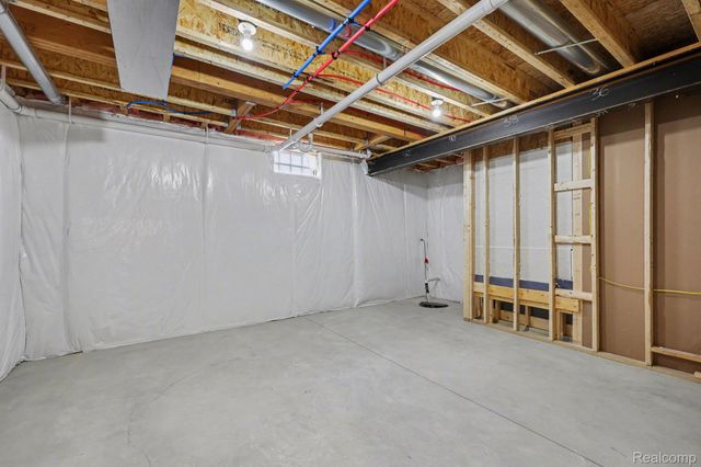 57192 Meadowridge Drive, Washington Township, MI 48094