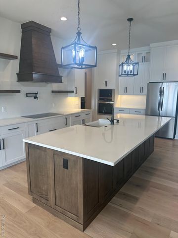 57192 Meadowridge Drive, Washington Township, MI 48094