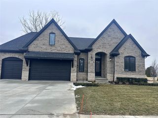 57192 Meadowridge Drive, Washington Township, MI 48094