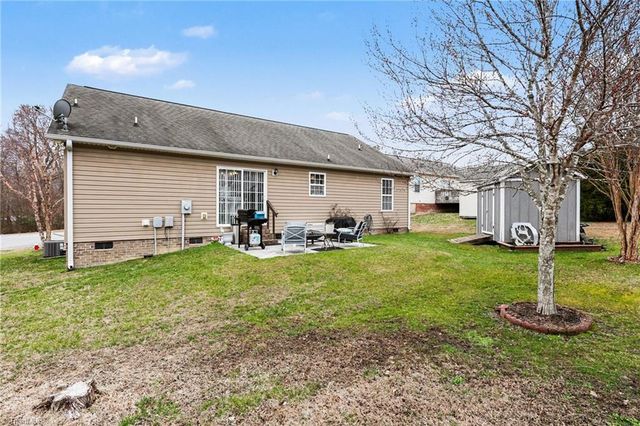 104 Cushwa Court, Thomasville, NC 27360