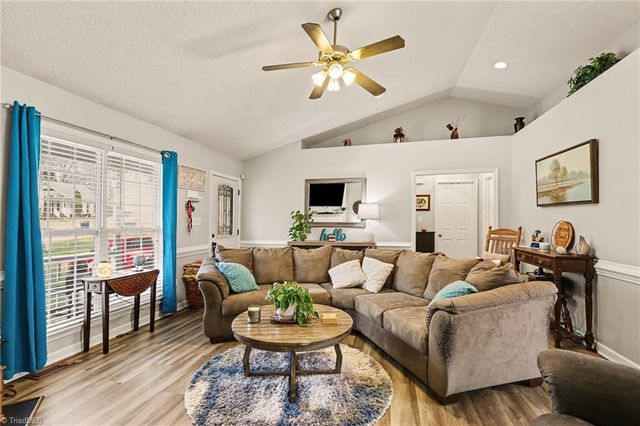 104 Cushwa Court, Thomasville, NC 27360