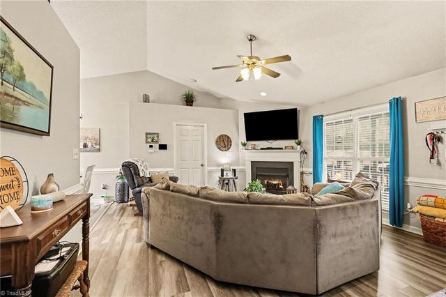 104 Cushwa Court, Thomasville, NC 27360