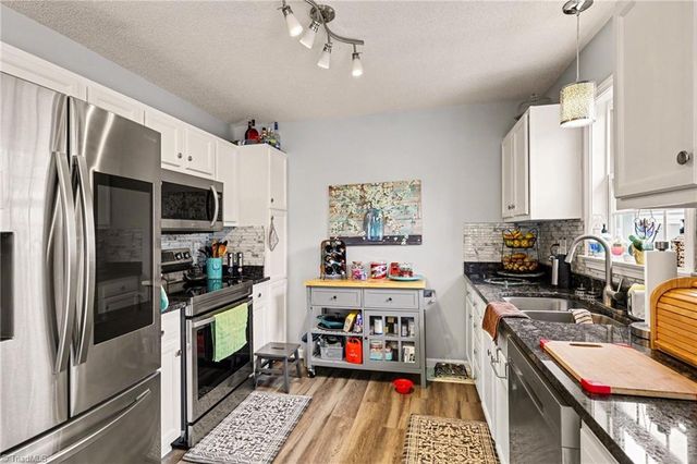 104 Cushwa Court, Thomasville, NC 27360