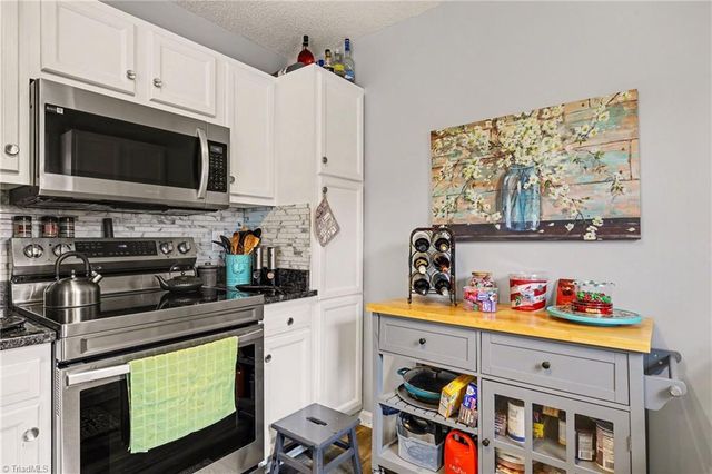 104 Cushwa Court, Thomasville, NC 27360