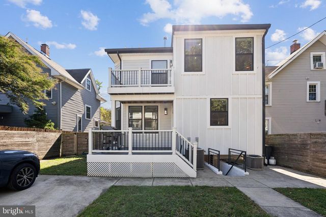 1207 DELAFIELD PL NW, Washington, DC 20011