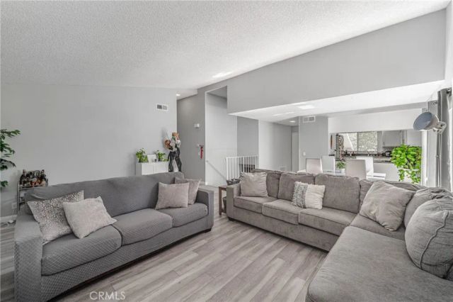 26212 Rainbow Glen, Newhall, CA 91321