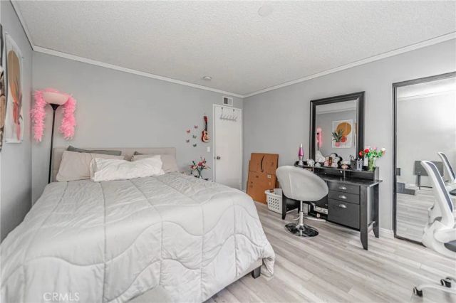 26212 Rainbow Glen, Newhall, CA 91321