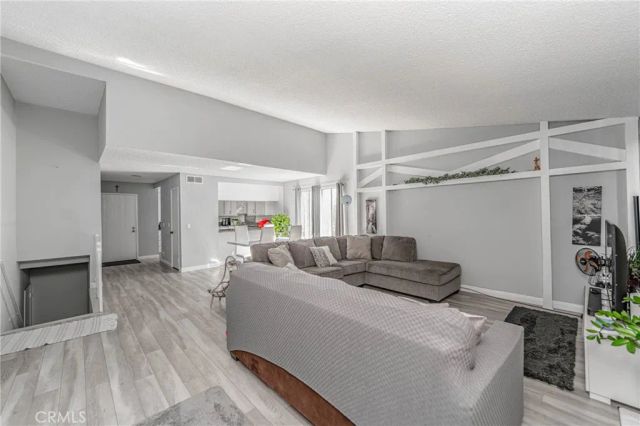 26212 Rainbow Glen, Newhall, CA 91321