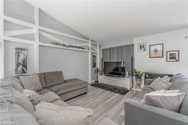 26212 Rainbow Glen, Newhall, CA 91321
