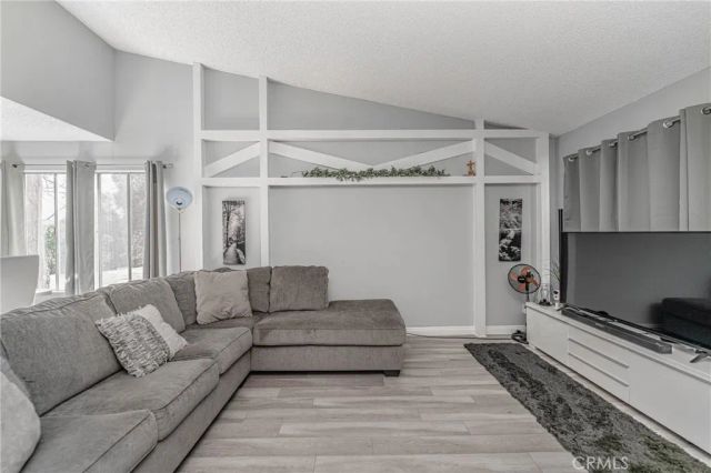 26212 Rainbow Glen, Newhall, CA 91321