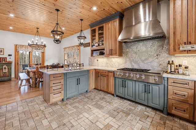 85 Button Hill Road, Tunbridge, VT 05077