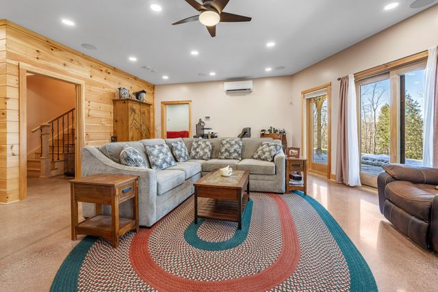 85 Button Hill Road, Tunbridge, VT 05077