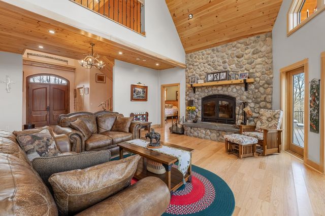 85 Button Hill Road, Tunbridge, VT 05077