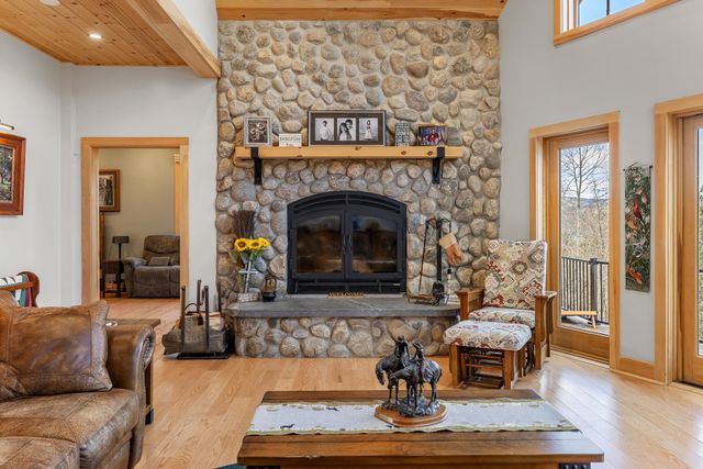 85 Button Hill Road, Tunbridge, VT 05077