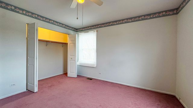 28 Montgomery Lane, Vernon Hills, IL 60061