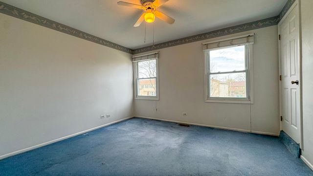 28 Montgomery Lane, Vernon Hills, IL 60061