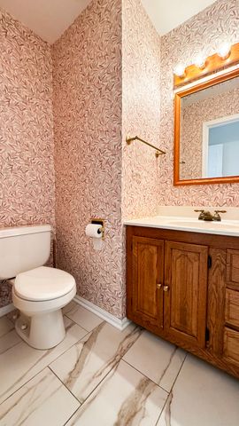 28 Montgomery Lane, Vernon Hills, IL 60061