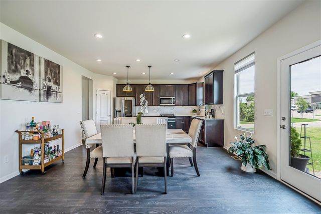 620 Holmdale Way, Ann Arbor, MI 48108
