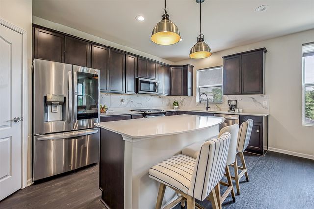 620 Holmdale Way, Ann Arbor, MI 48108