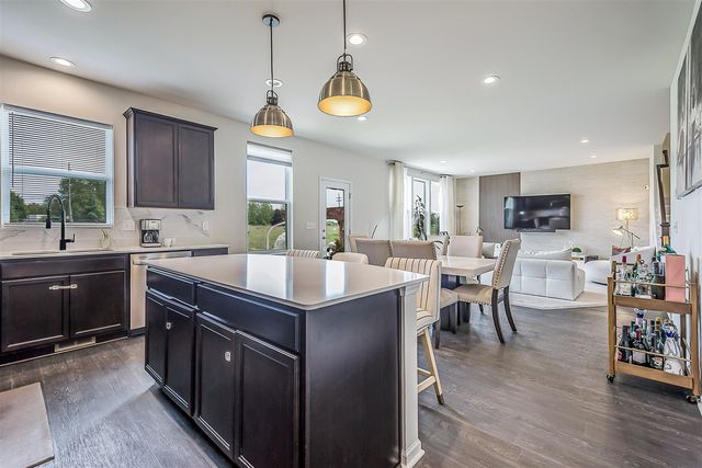 620 Holmdale Way, Ann Arbor, MI 48108