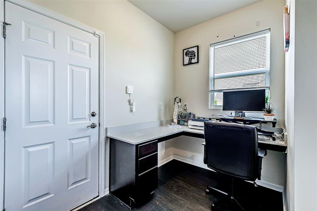 620 Holmdale Way, Ann Arbor, MI 48108