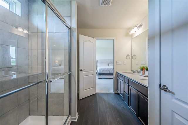 620 Holmdale Way, Ann Arbor, MI 48108