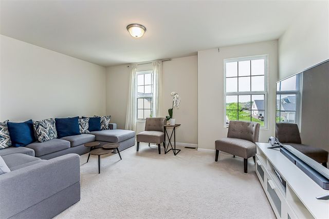 620 Holmdale Way, Ann Arbor, MI 48108