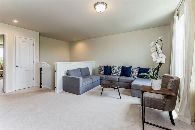 620 Holmdale Way, Ann Arbor, MI 48108