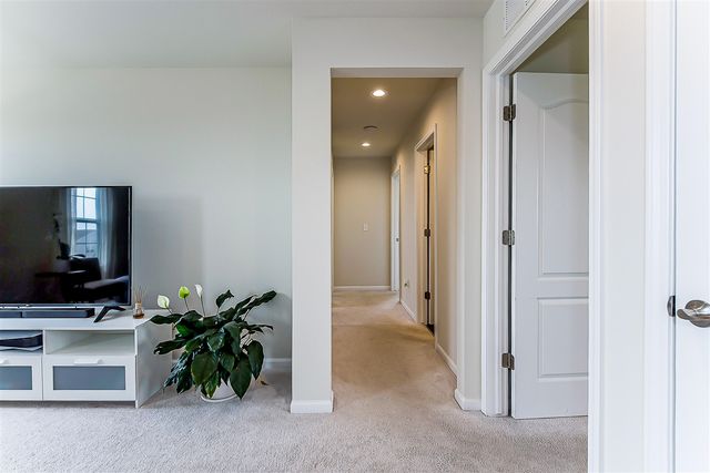 620 Holmdale Way, Ann Arbor, MI 48108