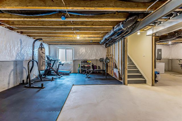 620 Holmdale Way, Ann Arbor, MI 48108
