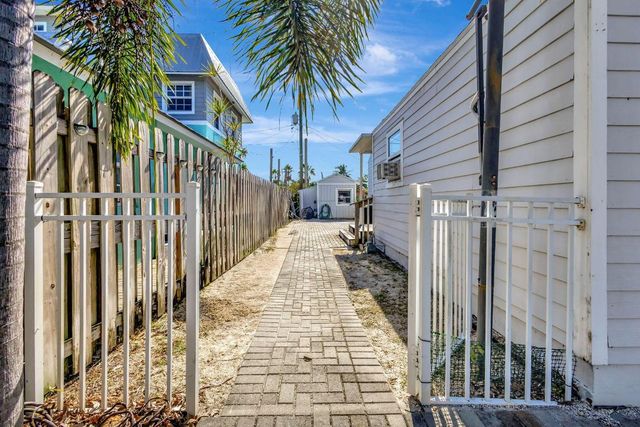 736 Rockland Drive, West Palm Beach, FL 33405