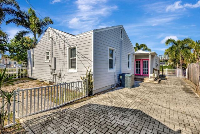 736 Rockland Drive, West Palm Beach, FL 33405