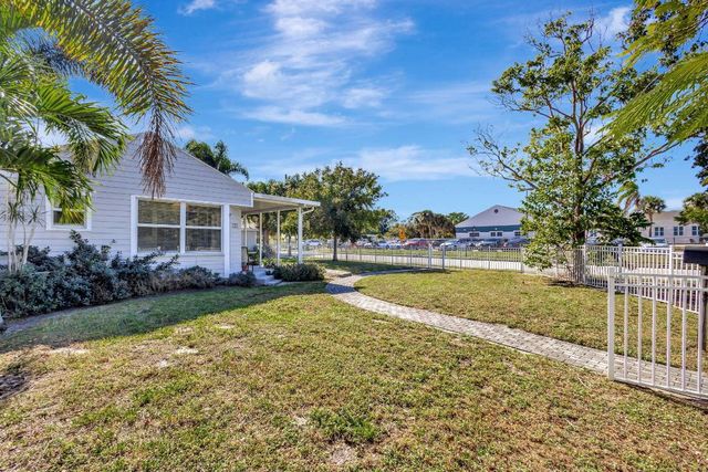 736 Rockland Drive, West Palm Beach, FL 33405