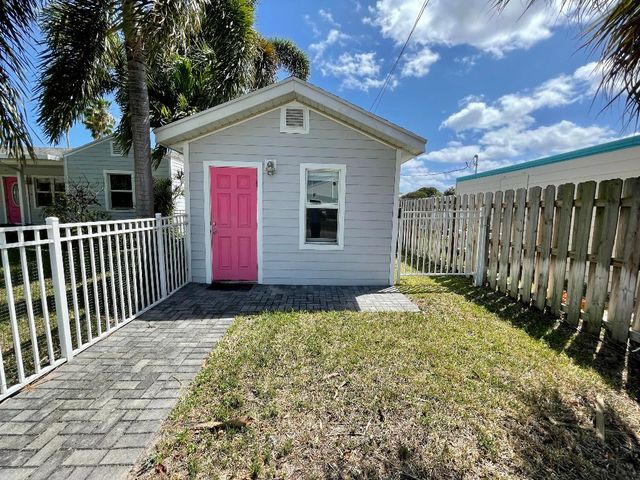 736 Rockland Drive, West Palm Beach, FL 33405